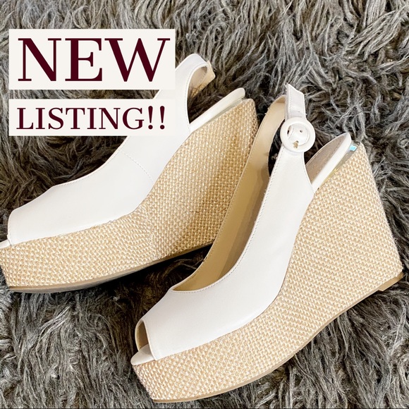 Guess? Wedge White & Gold Sandals 6.5, almost new - Picture 2 of 7